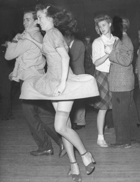 1940s photographs saddle shoes dancefloor